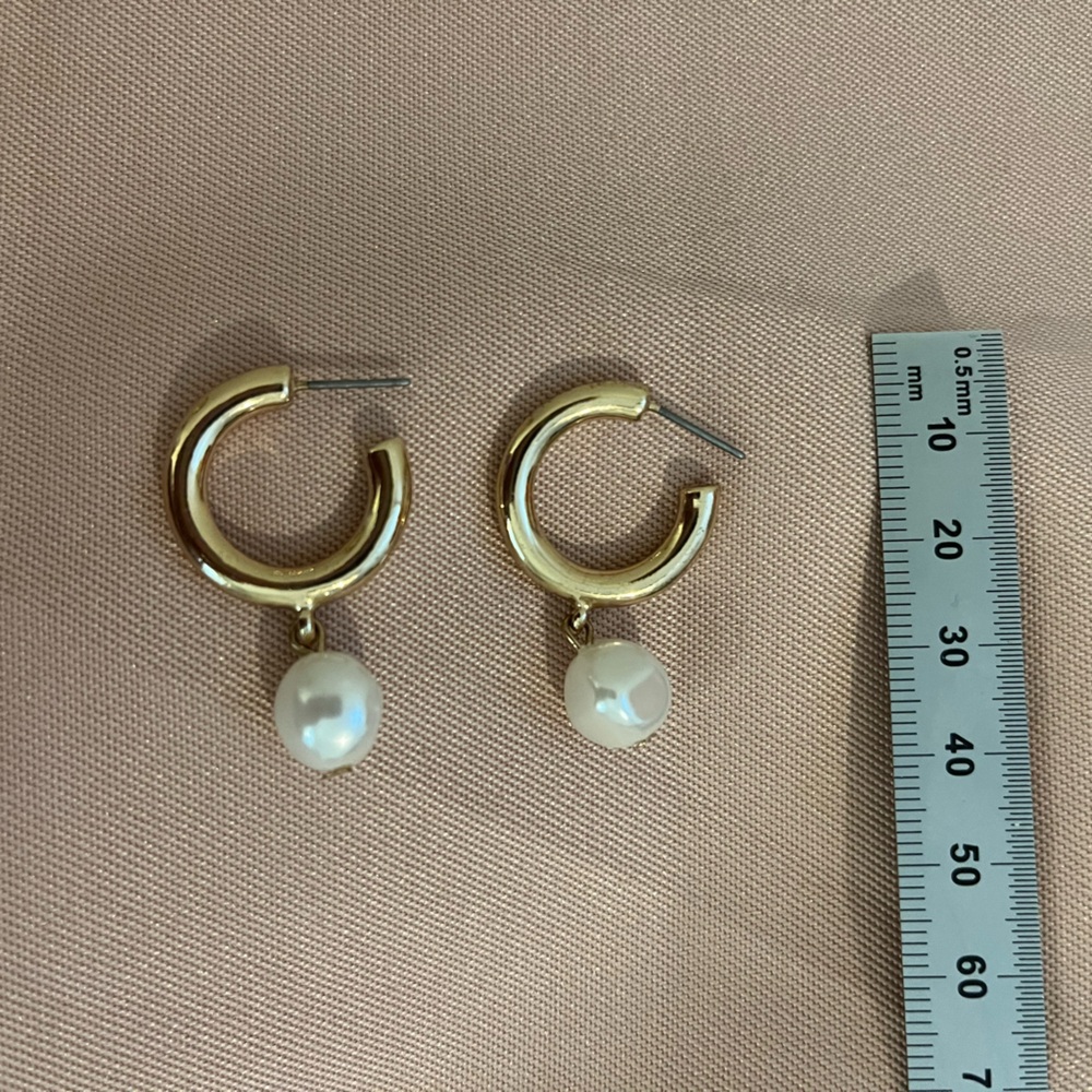 H&M Elegant Fashion Office Dress Church Casual Earrings Goldtone Faux Pearls